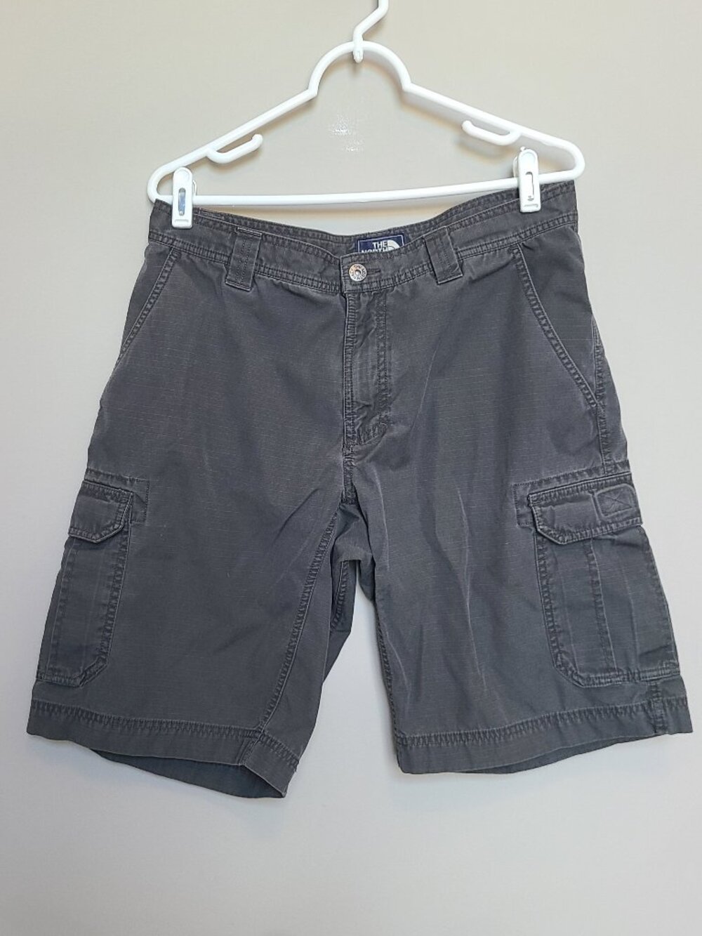 The North Face Mens Cargo Shorts 34 Gray 10 in inseam